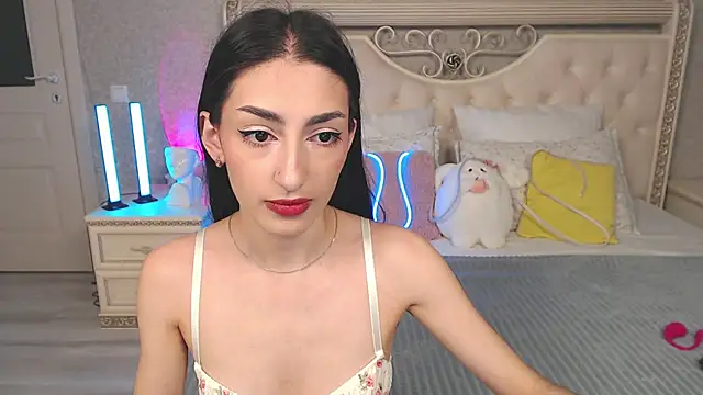Lina Robbins online show from June 2026 11:00:01 PM