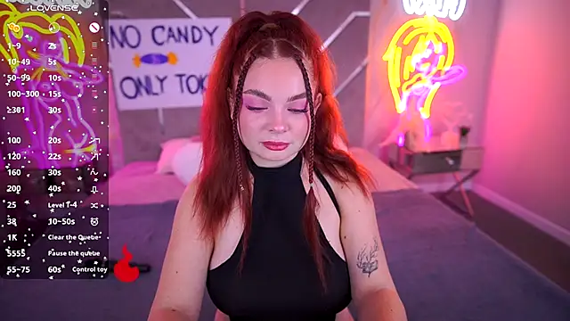 Snapshot of CarolinaDia chatting on October 2025 08:21:02 PM CarolinaDia online show from October 2025 08:21:02 PM