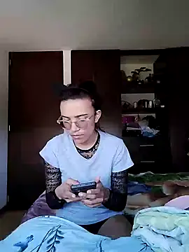 Yaumiko online show from December 2024 01:39:01 PM