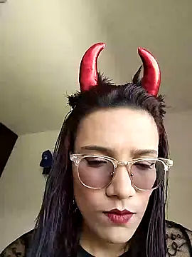 Yaumiko online show from December 2024 03:21:01 PM
