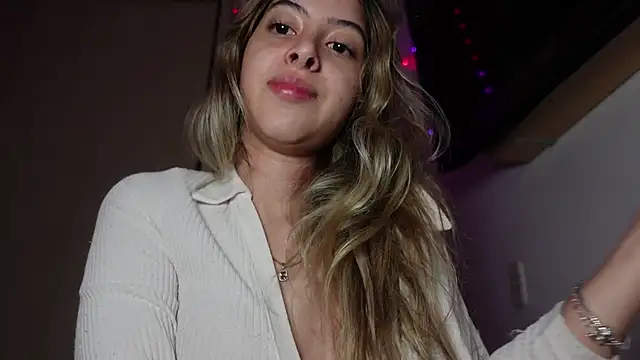 tinysofia  online show from September 2025 11:51:02 PM