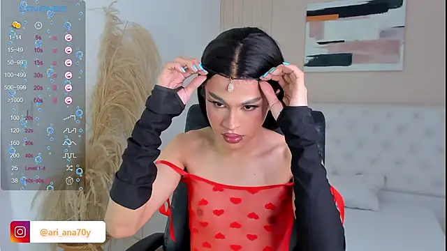 Snapshot of LOISE-XX chatting on September 2025 05:09:01 AM LOISE-XX online show from September 2025 05:09:01 AM