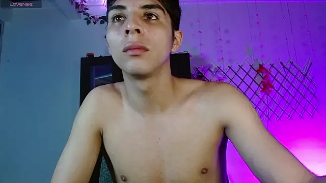 Snapshot of justin_alexxx chatting on December 2024 07:34:01 PM justin alexxx online show from December 2024 07:34:01 PM