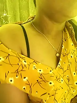 Snapshot of Divya_girl chatting on March 2025 06:26:02 PM Divya girl online show from March 2025 06:26:02 PM