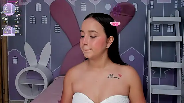 Snapshot of Alisson_sweet18_ chatting on March 2025 09:55:02 AM Alisson sweet18 online show from March 2025 09:55:02 AM
