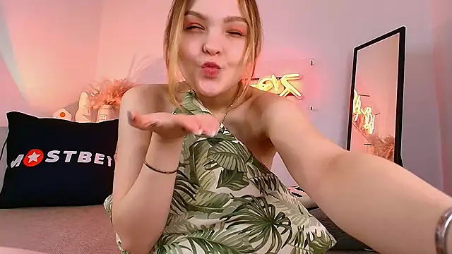 Snapshot of stay_with_alice chatting on January 2025 09:54:02 AM stay with alice online show from January 2025 09:54:02 AM