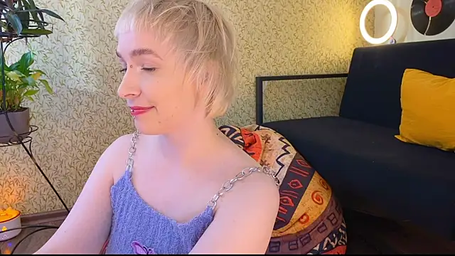 EmmyAmbros online show from March 2025 01:07:01 PM