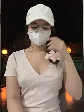 Snapshot of BabyThree_ chatting on January 2025 02:04:01 PM BabyThree online show from January 2025 02:04:01 PM