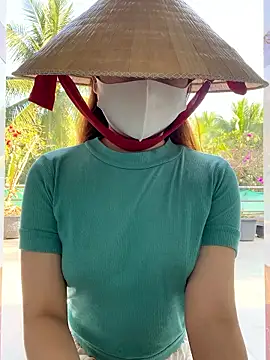 BabyThree  online show from January 2026 07:33:02 AM