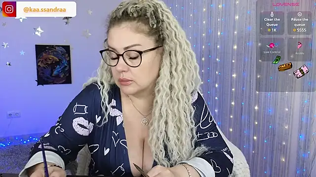 misskaassandraa online show from December 2024 12:49:01 PM