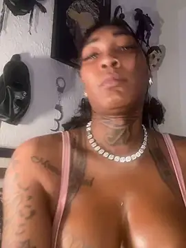 CUMQUEEN-XXX69 online show from November 2025 12:42:01 AM