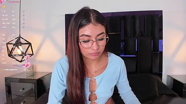 Snapshot of Zayda_1 chatting on February 2025 03:27:02 PM Zayda 1 online show from February 2025 03:27:02 PM