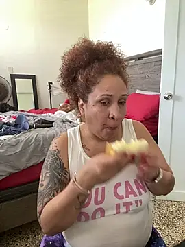 ladycreamypr2 online show from March 2026 04:35:01 PM