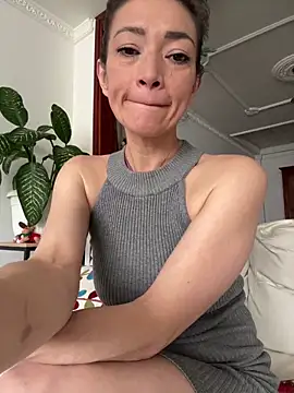 Yulia sx online show from December 2025 07:51:01 PM