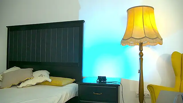 Yanira Muslim online show from April 2026 04:04:02 AM