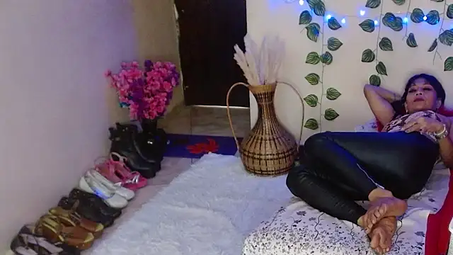 Latin Mature975 online show from February 2025 01:48:02 PM