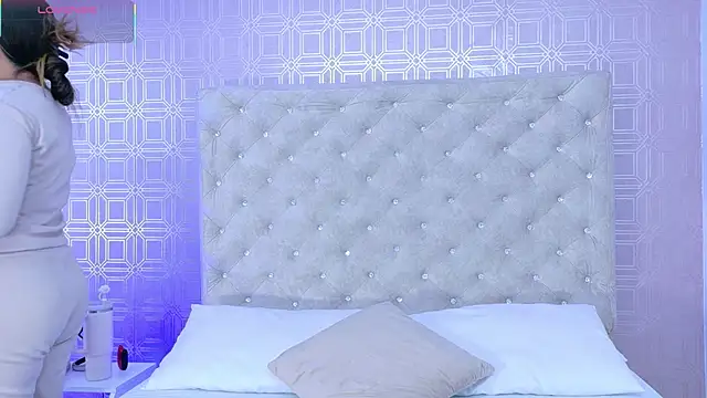 Sara Desire online show from September 2025 12:15:01 PM