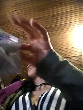 rebekka simpson online show from November 2025 12:19:01 AM