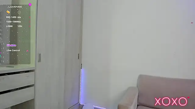 Lilacutte  online show from January 2026 11:37:01 AM