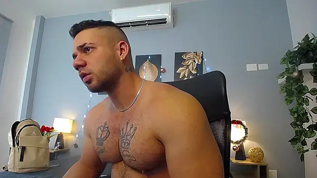 Snapshot of JeremyLowe chatting on December 2024 04:38:02 PM JeremyLowe online show from December 2024 04:38:02 PM