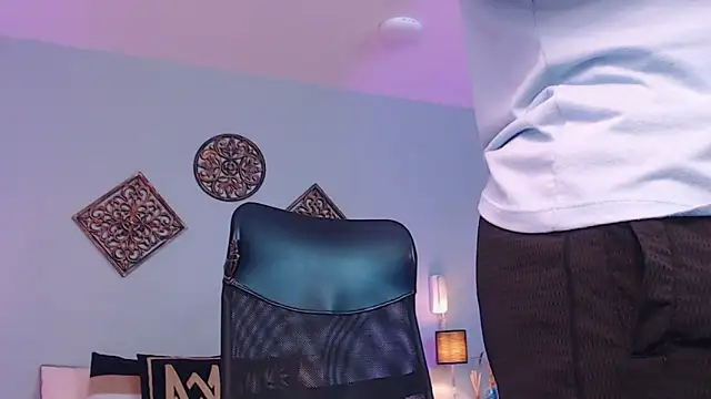 Snapshot of JeremyLowe chatting on January 2025 01:11:01 PM JeremyLowe online show from January 2025 01:11:01 PM