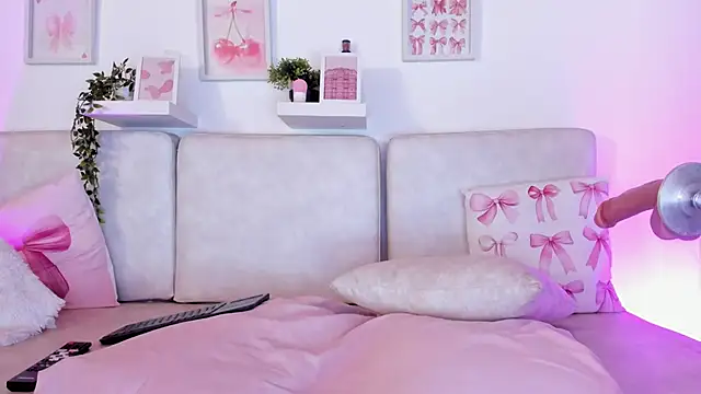 Malka Burning online show from October 2025 08:20:01 PM