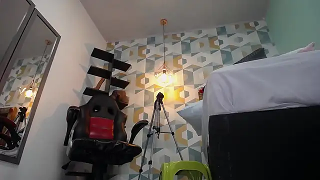 cameronglen online show from March 2025 06:11:02 AM