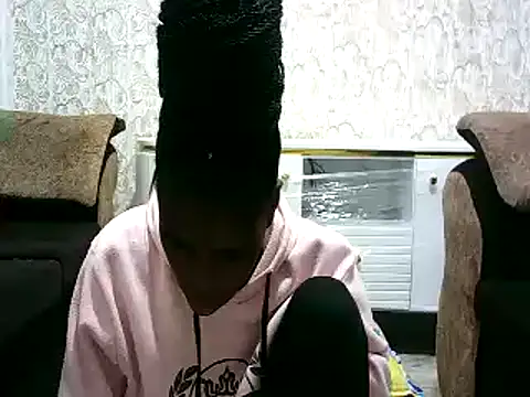 Snapshot of hottgirlval chatting on December 2024 07:48:02 PM hottgirlval online show from December 2024 07:48:02 PM