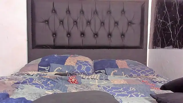 kriixtybrown online show from October 2025 06:04:01 PM