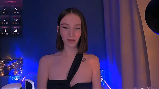 ellaamber online show from February 2025 10:09:01 PM