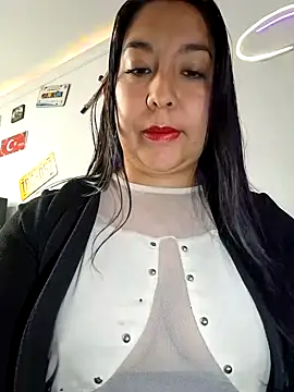 Bella keny online show from February 2025 03:49:01 PM