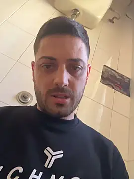 iltoscano95 online show from April 2026 01:32:02 PM