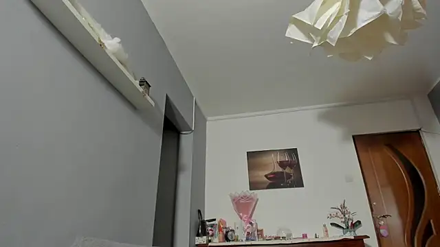 Snapshot of SexxyMeriem chatting on May 2026 03:40:01 PM SexxyMeriem online show from May 2026 03:40:01 PM