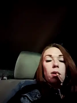 Genevieve143 online show from November 2025 04:25:01 AM