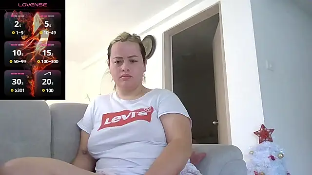 saramartinez1000 online show from December 2024 02:38:01 PM