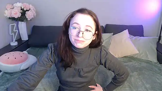 Mini Diva online show from February 2025 09:09:01 AM