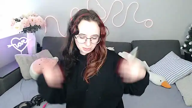 Mini Diva online show from February 2026 09:07:02 AM