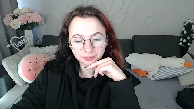 Mini Diva online show from April 2026 08:08:01 AM