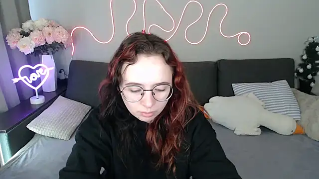 Mini Diva online show from April 2026 08:29:01 AM