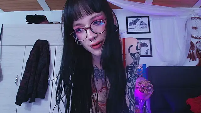 bathory vamps online show from February 2026 02:27:02 PM