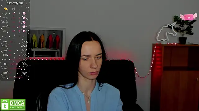 annakillianox online show from February 2025 12:33:01 PM