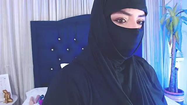 Snapshot of Uzra_hayed chatting on December 2024 07:56:01 PM Uzra hayed online show from December 2024 07:56:01 PM