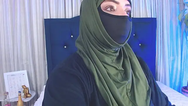 Snapshot of Uzra_hayed chatting on December 2024 09:45:01 PM Uzra hayed online show from December 2024 09:45:01 PM