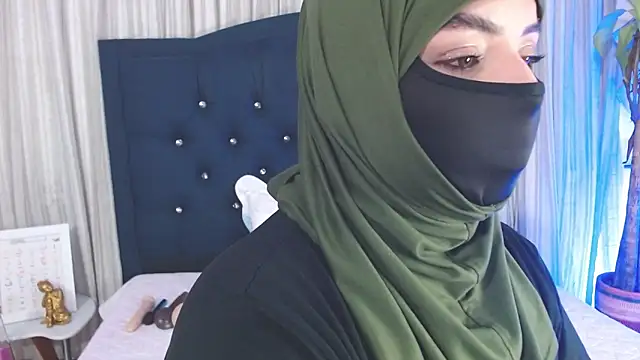 Snapshot of Uzra_hayed chatting on December 2024 07:28:02 PM Uzra hayed online show from December 2024 07:28:02 PM