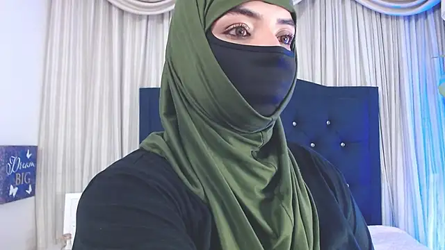 Snapshot of Uzra_hayed chatting on December 2024 01:36:02 AM Uzra hayed online show from December 2024 01:36:02 AM
