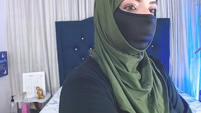 Snapshot of Uzra_hayed chatting on December 2024 09:11:02 PM Uzra hayed online show from December 2024 09:11:02 PM