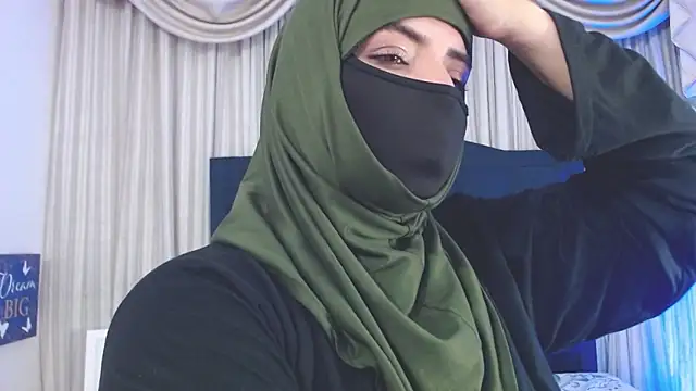 Snapshot of Uzra_hayed chatting on December 2024 12:14:02 AM Uzra hayed online show from December 2024 12:14:02 AM