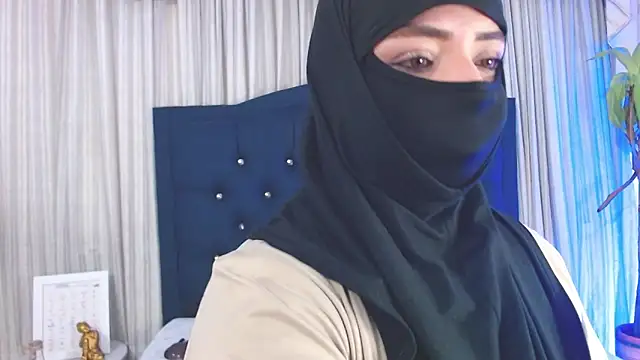 Snapshot of Uzra_hayed chatting on December 2024 08:04:02 PM Uzra hayed online show from December 2024 08:04:02 PM