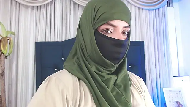 Snapshot of Uzra_hayed chatting on January 2025 10:35:01 PM Uzra hayed online show from January 2025 10:35:01 PM