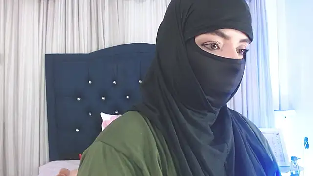 Snapshot of Uzra_hayed chatting on January 2025 07:26:01 PM Uzra hayed online show from January 2025 07:26:01 PM